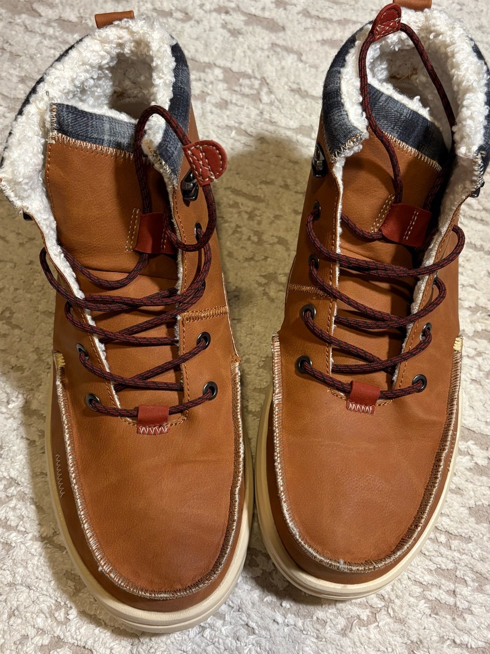 Men’s Size 11 Hey Dude Bradley Classic Cozy Boots in Cognac